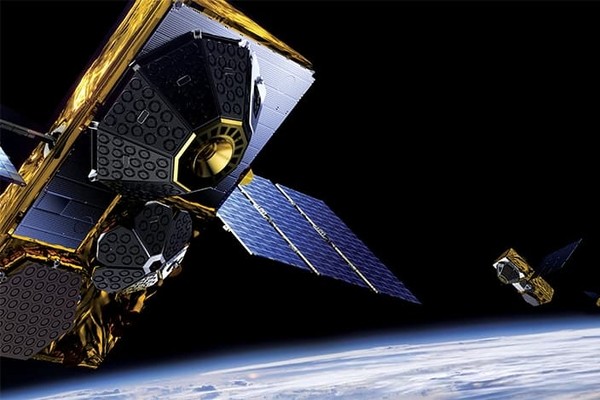 «Айфоны» могут оснастить экстренной спутниковой связью