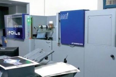 Система цифрового облагораживания MGI JETvarnish 3DS установлена Центре печати «Линк» (Казань)