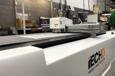 Режущий плоттер iECHO PK0705 установлен в типографии «Грин Принт» (Москва)