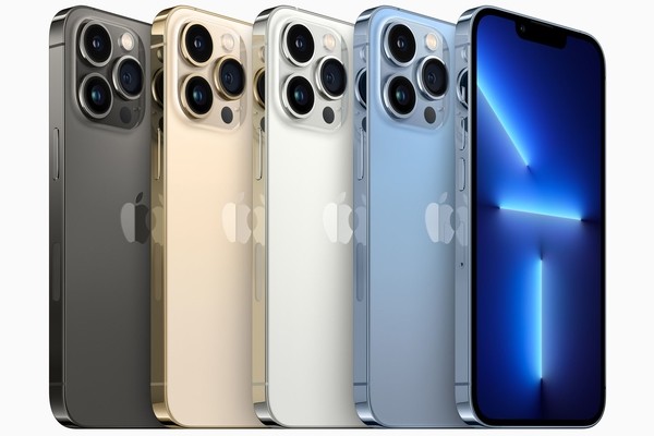 Новые «айфоны» установили рекорд в первую неделю продаж