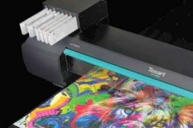 Планшетный принтер Roland Texart XT-640S-F для производительной печати по одежде