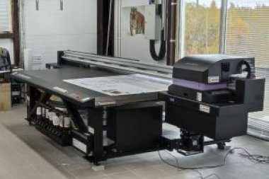 Планшетный УФ-принтер Mimaki JFX200EX запустила в компании NEO