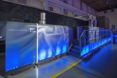 Мировая премьера разработанной Koenig & Bauer Durst листовой струйной ЦПМ VariJET 106 формата B1