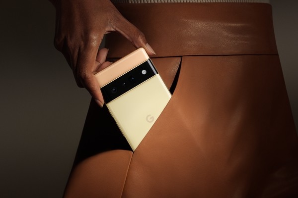 Смартфон Google Pixel 6 вновь призван соревноваться с флагманами