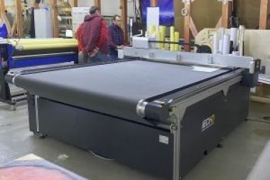 Планшетный режущий плоттер iECHO TK4SP установлен в РПК «Городская Типография» (Москва)