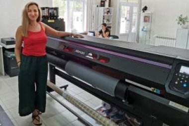 Рулонный УФ-принтер Mimaki UCJV300-160 установлен в типографии «Авантаж» (Краснодар)