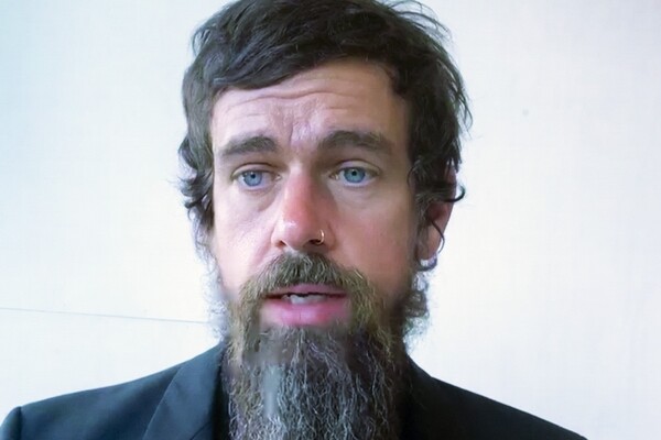 Глава Twitter уйдет в отставку