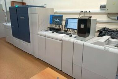 Шестикрасочная ЦПМ Xerox Iridesse Production Press установлена в издательстве «МГИМО-Университет» (Москва)