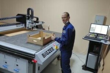 Планшетный режущий плоттер Bigzee Cutter 1630HS установлен в «Мастер-Пак» (Пенза) 
