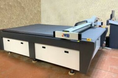Режущий плоттер JWEI CB03II-2516RM установлен в типографии «Дапринт» (Архангельск)