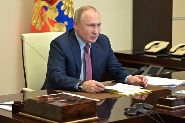 Путин: ЦБ и правительство должны прийти к единому мнению по криптовалютам