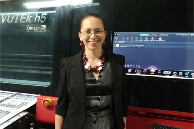 В «АМС Принт» (г. Долгопрудный) проведена модернизация широкоформатного гибридного УФ-принтера EFI VUTEk h3