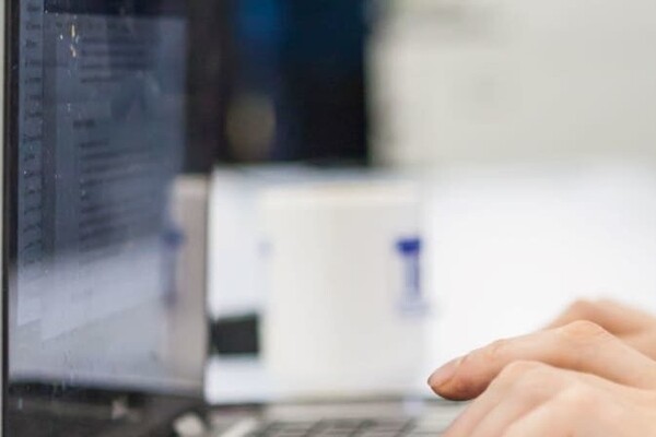 Исследование показало, что описания веб-изображений почти бесполезны