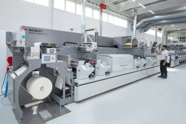 Bobst расширяет портфолио гибридных решений «всё в одном» и «всё в линию» для производства этикеток серией Digital Master
