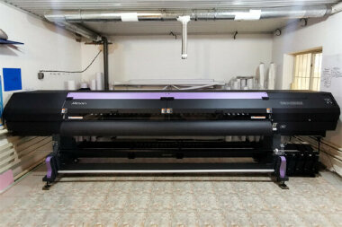 Широкоформатный принтер Mimaki SWJ-320EA установлен в РПК ADS (г. Назрань, Республика Ингушетия)
