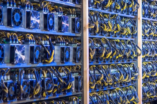 Майнеры распродают видеокарты из-за обрушения биткоина