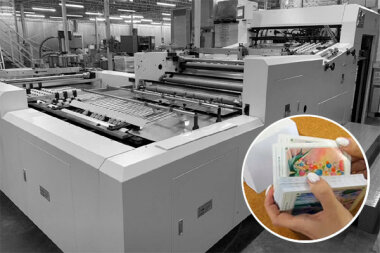 Машина для производства игральных карт и карточек для детских игр Uanchor FQ-1020B установлена в типографии «Зетапринт» (Москва)