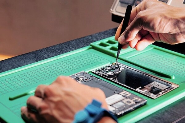 Обострился дефицит запчастей для смартфонов Samsung и Huawei