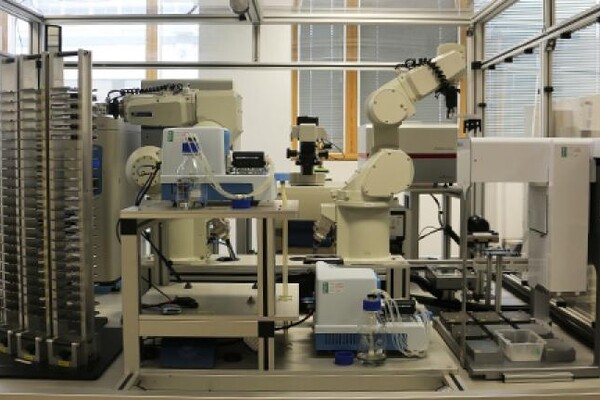 Робот-ученый Eve обнаружил, что воспроизводимы менее трети научных результатов