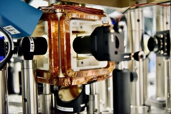 Квантовый компьютер Aquila подключен к сервису Amazon Braket