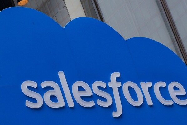 Salesforce начинает сокращение штатов