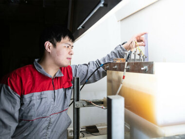 Аспиранты МИСИС нашли способ заменить импортные реагенты для промышленного отбеливания бумаги