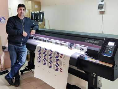 356-й принтер Mimaki CJV150 был установлен специалистами «Смарт-Т» в рекламном агентстве «Арсенал»