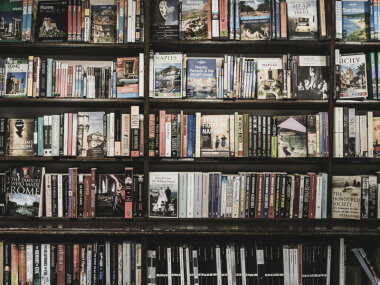 Издательства заявили об увеличении контрафакта бумажныx книг 