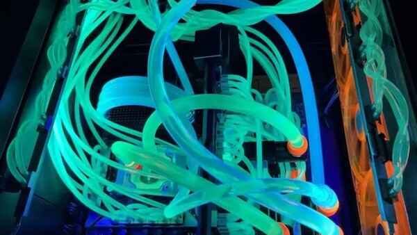 Дизайнерская система охлаждения заставила геймерский ПК работать на 26?C