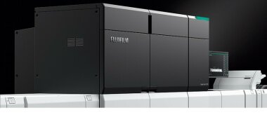 Fujifilm официально запустила в продажу серию Revoria 