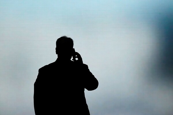 Разговоры по мобильным телефонам увеличивают риск гипертонии