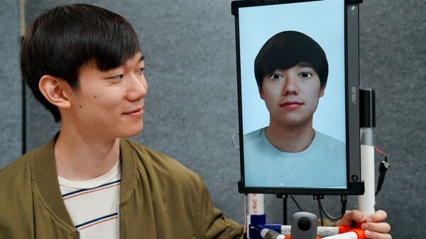 Робот возьмет на себя роль представителя участника видеоконференции