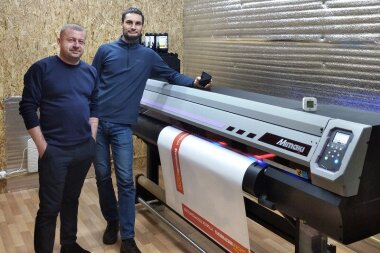 Mimaki UJV100 установлен специалистом «Смарт-Т» в РПК «Рекламное Содействие»