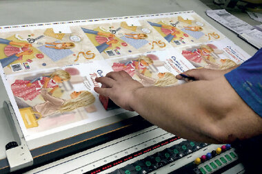 Два сотрудника, девять месяцев на первую книгу и один миллион от банка в последний момент