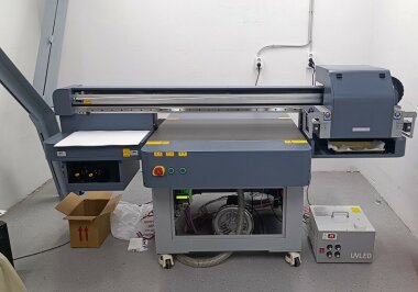 «КОВЧЕГ» запустила УФ-принтер ARK-JET UV6090 G5I в типографии «Астер»