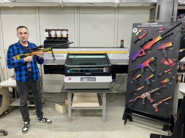 «Смарт-Т» запустила УФ-принтер Mimaki UJF-6042 MkII на производстве игрушечного оружия