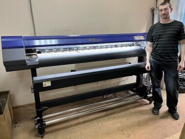 «КОВЧЕГ» установила уже второй ARK-JET SOL 1600 на производстве фотообоев в Москве