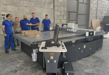 Инсталляция раскройного комплекса iECHO TK4S для производства упаковки в Самаре