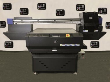 Новый планшетный уф-принтер G!Digital в демозале ГК «РУССКОМ»