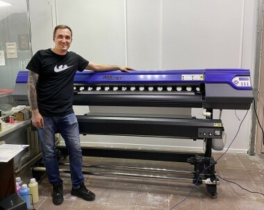 «КОВЧЕГ» запустила ARK-JET SOL 1600 в брендинговом агентстве «МАРКА»