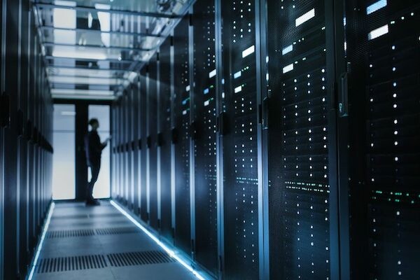 «Дыры» в контроллерах материнских плат открывают полный доступ к серверу