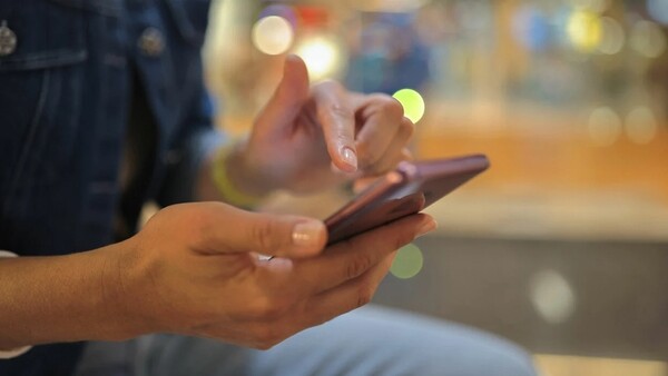 Роскомнадзор потребует заблокировать миллионы серых сим-карт