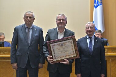 Коллектив Светогорского ЦБК получил почётную грамоту за вклад в социально-экономическое развитие региона