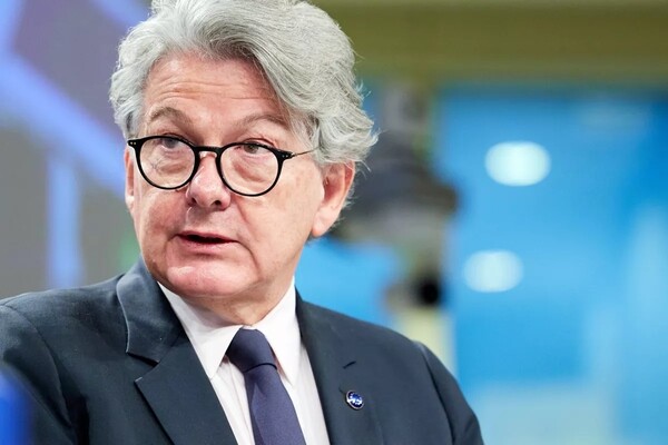 Тьерри Бретон призывает Тима Кука открыть экосистему Apple для конкурентов