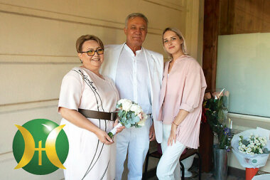 Яркая семья