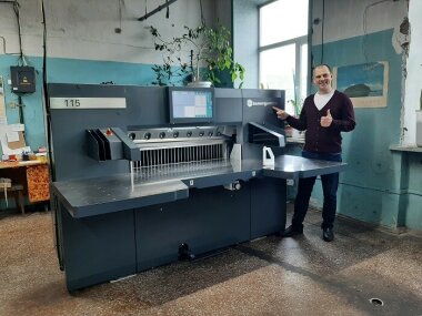 «ЯМ Интернешнл» установлена новая резальная машина baumannperfecta 115SE