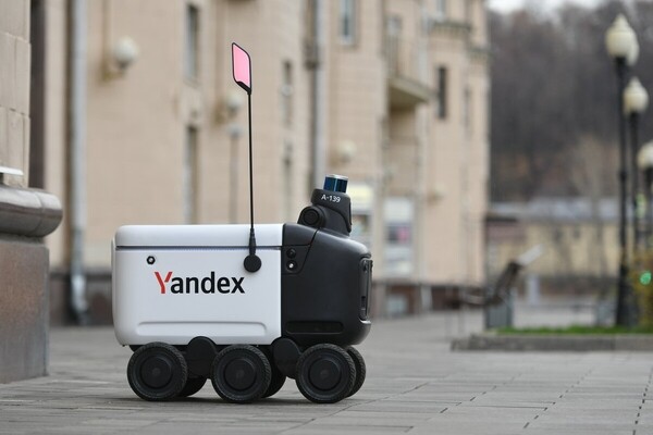 «Почта России» и «Яндекс» завершили эксперимент по доставке посылок роботами