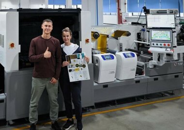 Первая в России гибридная ЦПМ с цифровой горячей фольгой для «Типографии Верже»