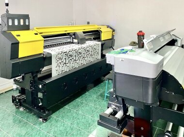 «Текстиль и Технологии» установила принтер TRUJET M3 на швейном производстве SOFILENA