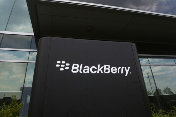 BlackBerry закончила квартал с неожиданной прибылью